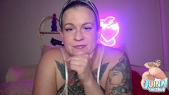 quinnmariexo online show from January 7, 2:03 am