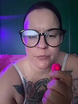 quinnmariexo online show from June 11, 2:33 am