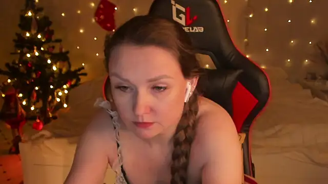 desperatehousewife   online show from January 8, 5:04 pm