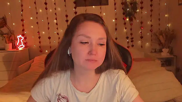 desperatehousewife   online show from February 14, 7:10 pm