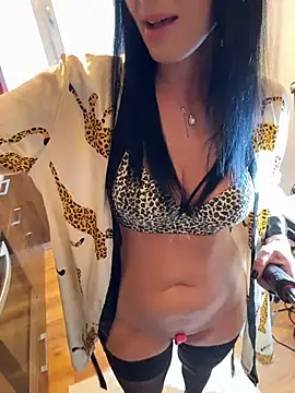 Hotmomcheckk  online show from November 4, 11:31 am