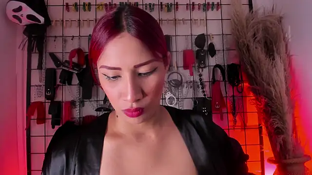 charrlotte quinn online show from November 21, 3:00 pm