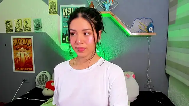 MiaaRose online show from November 13, 8:08 pm