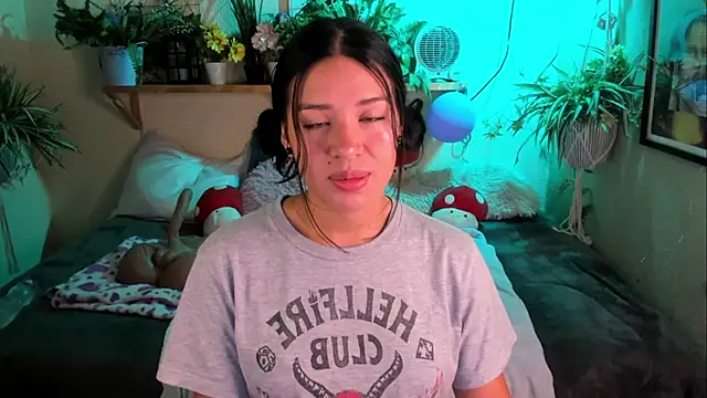 MiaaRose online show from March 24, 4:12 pm