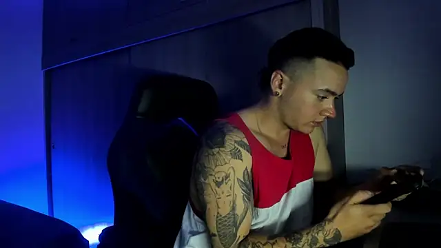 male pussy online show from December 5, 6:37 pm