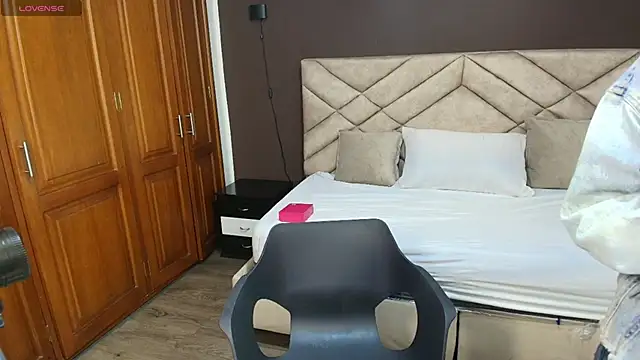 Raquel jones online show from November 3, 11:44 am