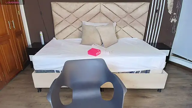 Raquel jones online show from November 29, 11:57 am