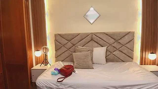 Raquel jones online show from March 21, 11:59 am