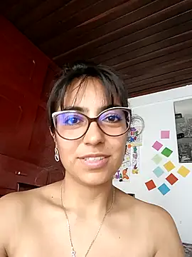 Snapshot of Isabellaa22_1 chatting on December 5, 7:28 pm Isabellaa22 1 online show from December 5, 7:28 pm