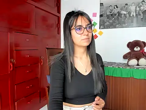 Snapshot of Isabellaa22_1 chatting on December 10, 4:38 pm Isabellaa22 1 online show from December 10, 4:38 pm