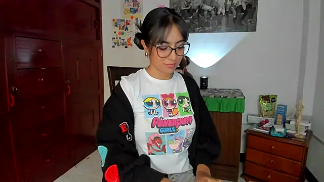 Snapshot of Isabellaa22_1 chatting on January 3, 8:43 pm Isabellaa22 1 online show from January 3, 8:43 pm