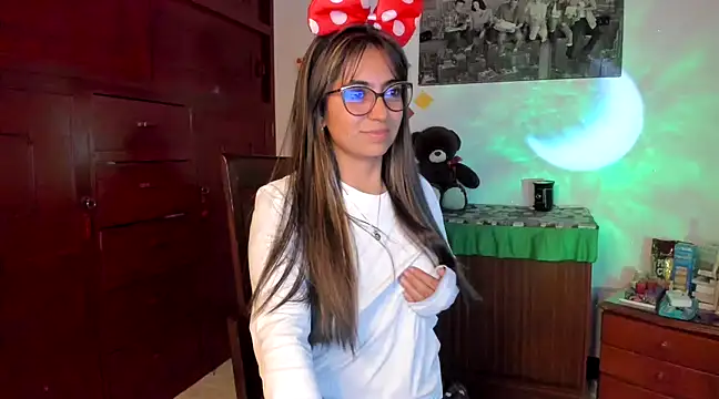 Snapshot of Isabellaa22_1 chatting on January 31, 3:30 am Isabellaa22 1 online show from January 31, 3:30 am