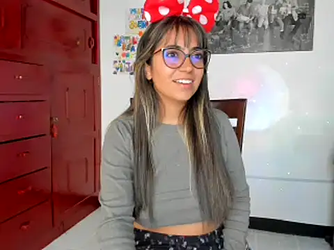 Snapshot of Isabellaa22_1 chatting on February 10, 4:36 pm Isabellaa22 1 online show from February 10, 4:36 pm