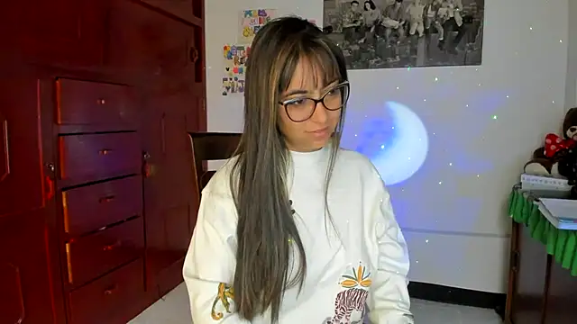 Snapshot of Isabellaa22_1 chatting on February 11, 11:54 am Isabellaa22 1 online show from February 11, 11:54 am