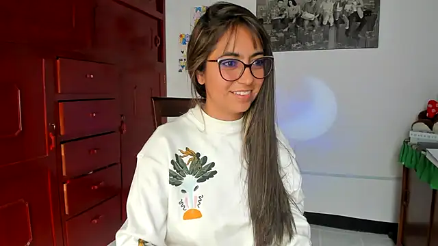 Snapshot of Isabellaa22_1 chatting on February 11, 6:01 pm Isabellaa22 1 online show from February 11, 6:01 pm