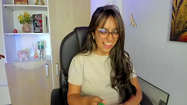 Snapshot of Isabellaa22_1 chatting on February 26, 3:08 pm Isabellaa22 1 online show from February 26, 3:08 pm