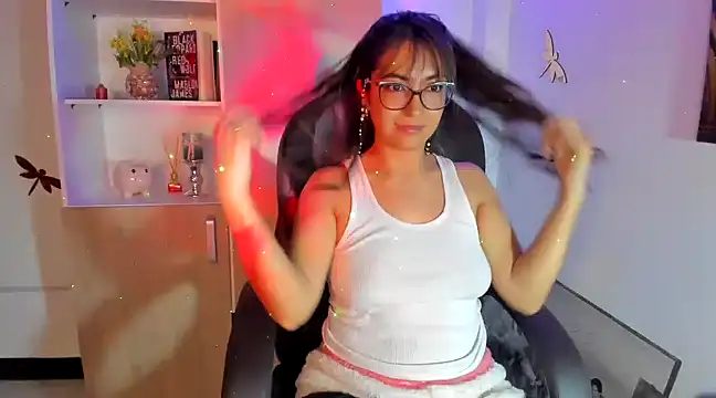 Snapshot of Isabellaa22_1 chatting on March 15, 4:57 am Isabellaa22 1 online show from March 15, 4:57 am