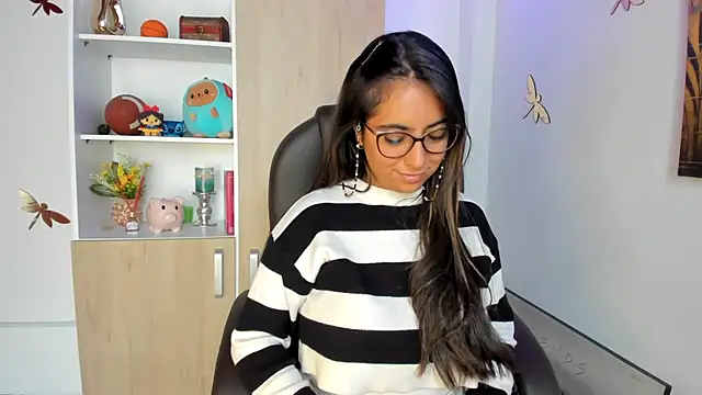 Snapshot of Isabellaa22_1 chatting on October 22, 5:13 pm Isabellaa22 1 online show from October 22, 5:13 pm