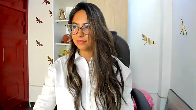 Snapshot of Isabellaa22_1 chatting on October 30, 6:19 pm Isabellaa22 1 online show from October 30, 6:19 pm