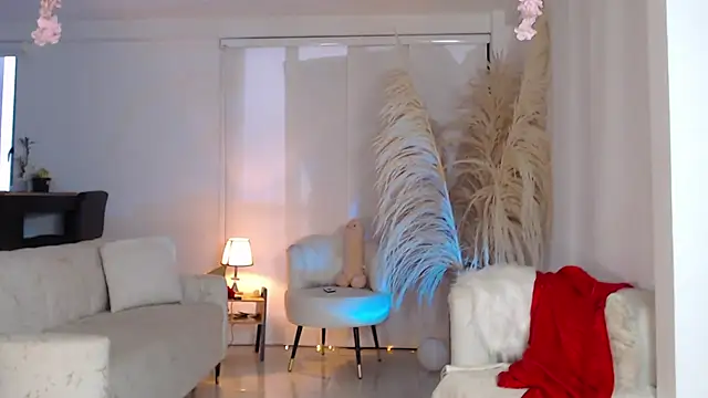 AnikaDragun online show from March 4, 11:29 am