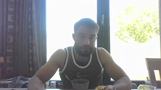 Vekie 007 online show from May 1, 12:21 pm