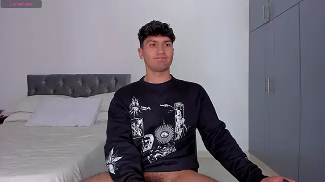 Valerio James7 online show from February 10, 5:52 pm