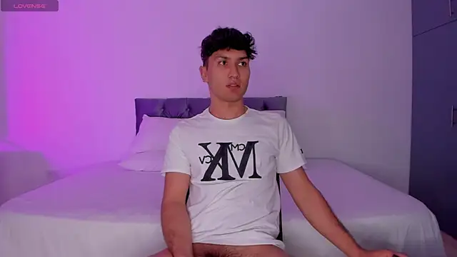 Valerio James7 online show from March 3, 11:03 pm