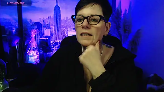 ninarandmann online show from March 25, 7:42 pm