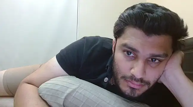 Snapshot of robintoit chatting on February 14, 3:11 am robintoit online show from February 14, 3:11 am