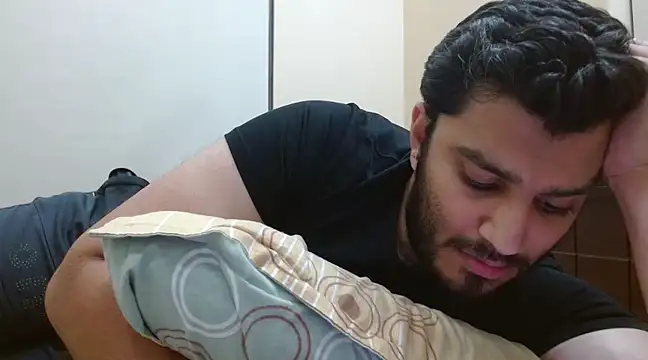Snapshot of robintoit chatting on February 20, 10:37 pm robintoit online show from February 20, 10:37 pm