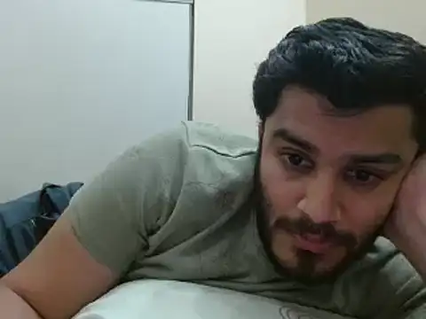 Snapshot of robintoit chatting on February 23, 7:11 am robintoit online show from February 23, 7:11 am