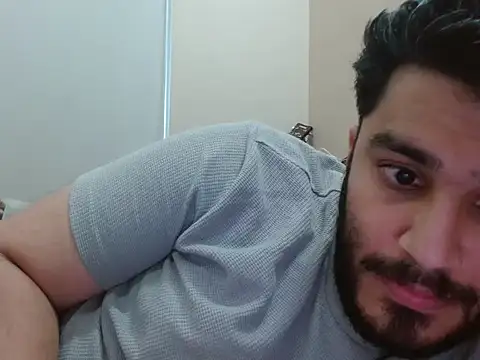 Snapshot of robintoit chatting on September 27, 3:44 am robintoit online show from September 27, 3:44 am