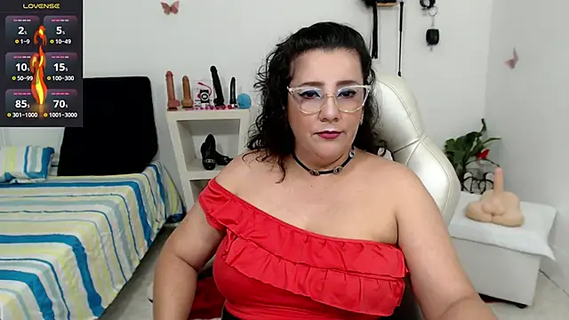 mom hot   online show from November 9, 6:17 pm