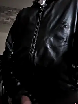 mysticfalls37 online show from December 15, 1:15 pm