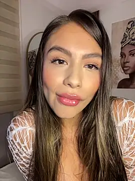Snapshot of _laura_02 chatting on September 15, 12:21 am laura 02 online show from September 15, 12:21 am