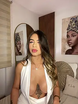 Snapshot of _laura_02 chatting on October 1, 6:47 pm laura 02 online show from October 1, 6:47 pm