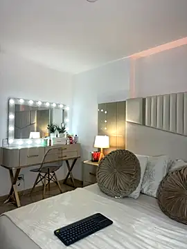 Snapshot of _laura_02 chatting on November 1, 8:22 pm laura 02 online show from November 1, 8:22 pm