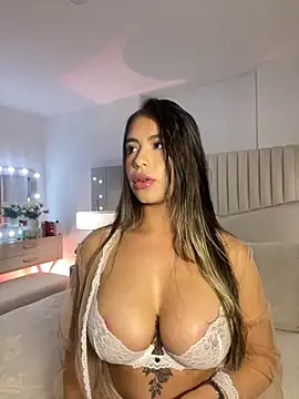 Snapshot of _laura_02 chatting on November 19, 11:16 pm laura 02 online show from November 19, 11:16 pm