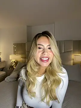  laura 02 online show from March 15, 6:25 pm