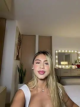  laura 02 online show from March 22, 7:39 pm