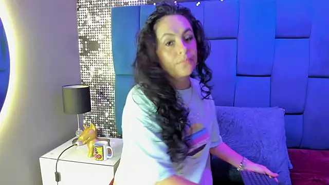 Snapshot of hanny_milf chatting on November 16, 12:00 pm hanny milf online show from November 16, 12:00 pm