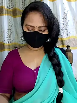 Idhika Paul online show from February 7, 1:53 pm
