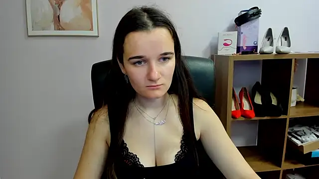 KateDelight online show from May 17, 6:33 am