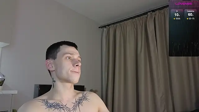 Snapshot of R1mmo__ chatting on December 15, 5:50 pm R1mmo online show from December 15, 5:50 pm