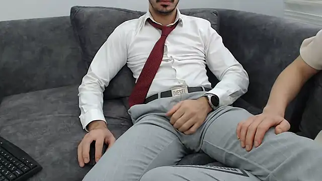 Naughtb0y online show from December 14, 9:36 am