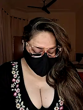 Snapshot of SEXY-Sardarni chatting on February 10, 3:32 pm SEXY-Sardarni online show from February 10, 3:32 pm