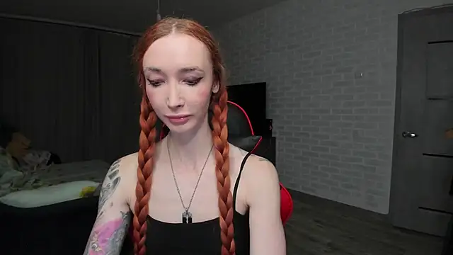 Roxy Silver online show from October 27, 7:07 pm