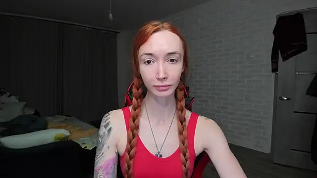 Snapshot of Roxy_Silver chatting on December 13, 9:09 pm Roxy Silver online show from December 13, 9:09 pm