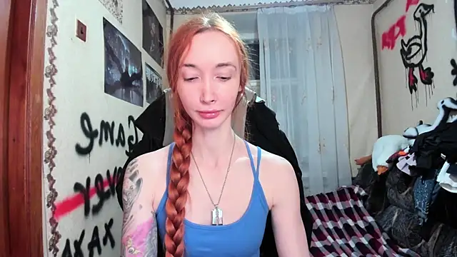 Snapshot of Roxy_Silver chatting on December 17, 8:59 pm Roxy Silver online show from December 17, 8:59 pm