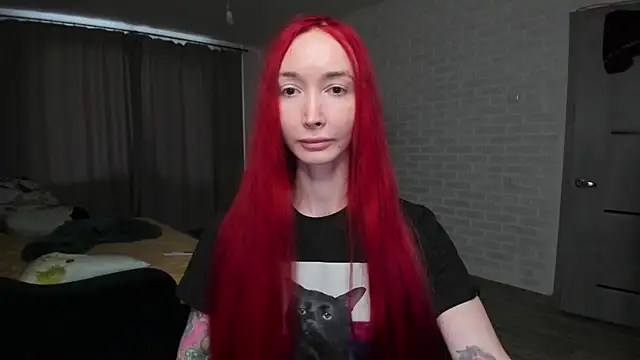 Snapshot of Roxy_Silver chatting on February 13, 11:39 am Roxy Silver online show from February 13, 11:39 am